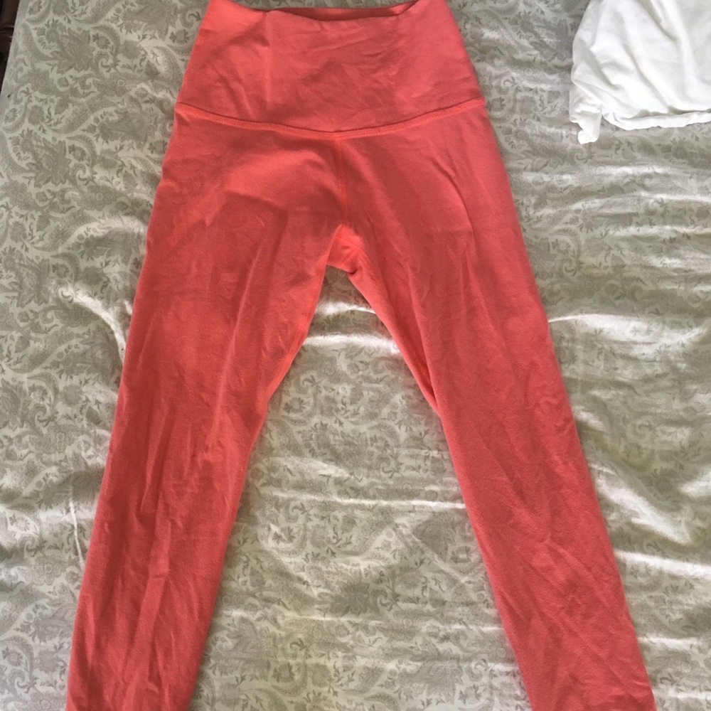 Beyond Yoga 7/8 Coral Leggings